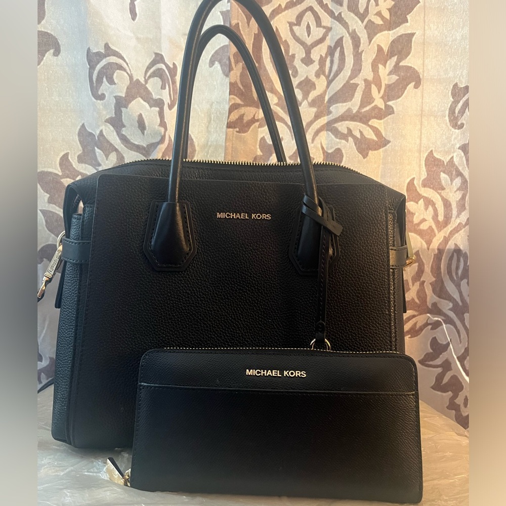Micheal Kors satchel